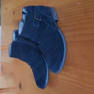 Earth Avani Billings suede booties